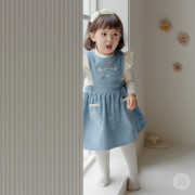 Yelena 直紋綉花圖案嬰兒吊帶裙